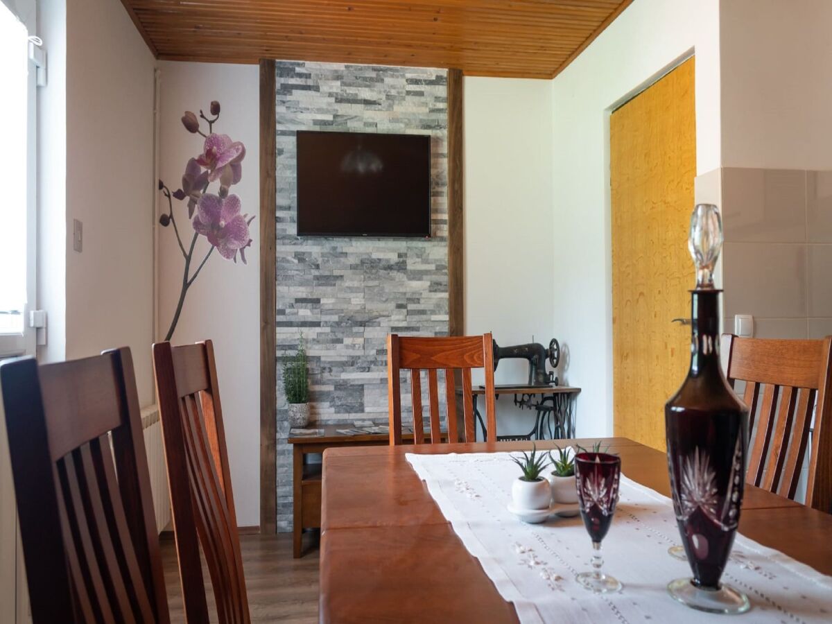 Apartment Green Area Apartments Kremžar - Attic Apartment With Balcony - Features photo 3