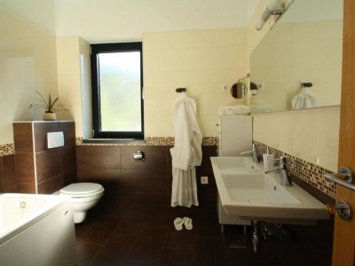 Villa Beachfront Luxury Villa with Private Pool and Stunning Sea Views - Features photo 29