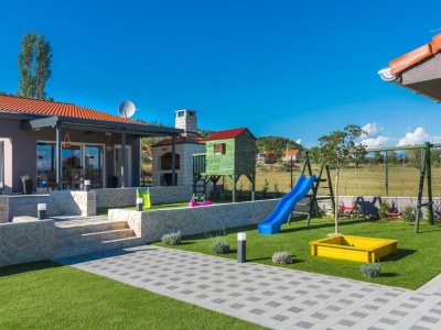 Villa Villa Branka - Villa Tomić Drniš - Siverić in Trogir Area - Villa