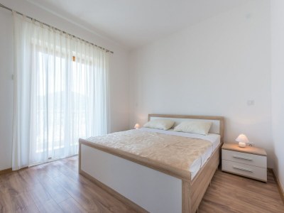Apartment Apartments Lucija - Two Bedroom Apartment with Balcony and Sea View - Features photo 16