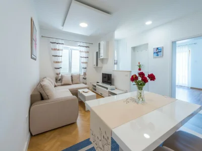 Apartment Apartments Lucija - Two Bedroom Apartment with Balcony and Sea View - Features photo 28