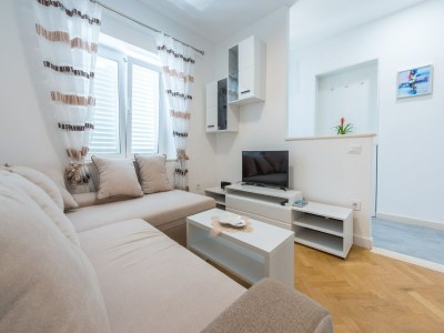 Apartment Apartments Lucija - Two Bedroom Apartment with Balcony and Sea View - Features photo 30