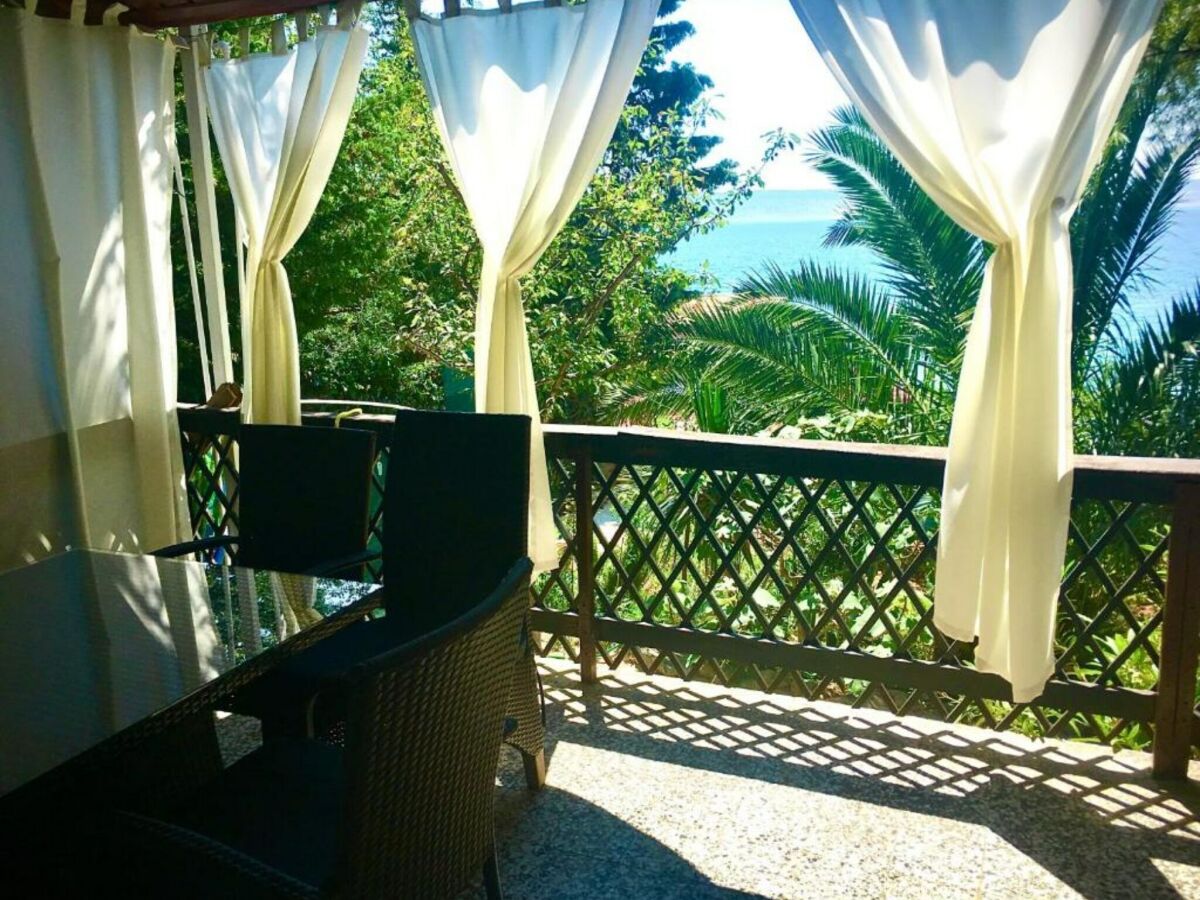 Holiday house Beach House - 2m from beach - Three Bedroom House
