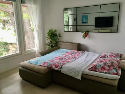 Holiday house Beach House - 2m from beach - Three Bedroom House - Features photo 15