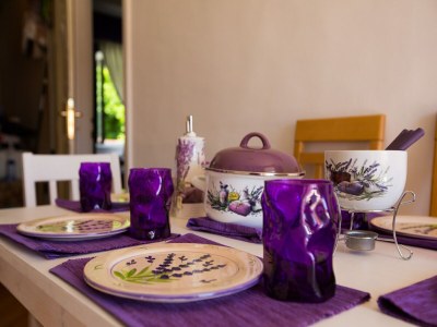 Apartment Guest House Gugily- Triple Room with Shared Bathroom and City View - Features photo 10