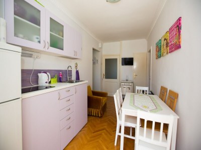 Apartment Guest House Gugily- Double Room with Shared Bathroom - Features photo 13