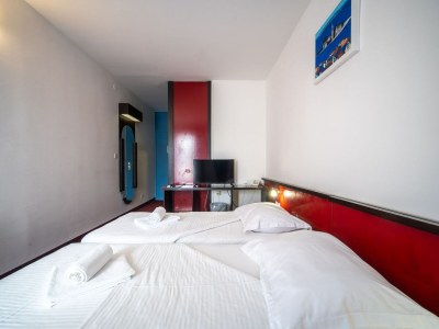 Apartment Hotel Issa - Double Room Sea View 1 - Features photo 28