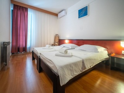 Apartment Hotel Issa - Double Room Sea View 1 - Features photo 43