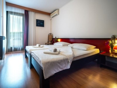 Apartment Hotel Issa - Double Room Sea View 2 - Features photo 28