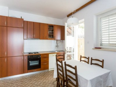 Apartment Apartments Sipa - Superior Two Bedroom Apartment with Balcony and Sea View (Apartman F) - Features photo 12