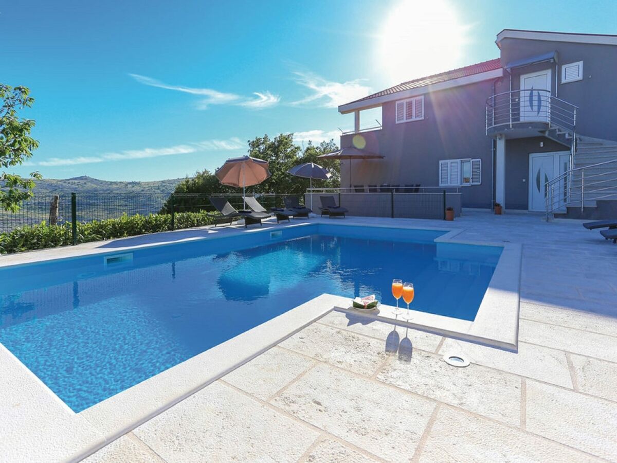Villa Apartment Villa IN - Four-Bedroom Apartment with Private Pool