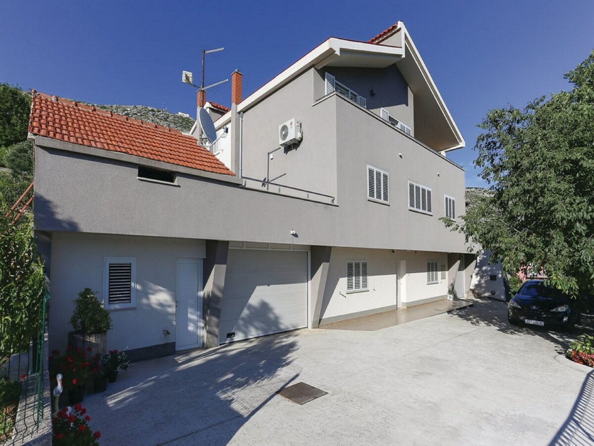Villa Apartment Villa IN - Four-Bedroom Apartment with Private Pool - Outdoor photo 4
