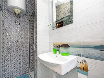 Apartment Apartments Ribarević - Three Bedroom Apartment With Terrace and Sea View - Features photo 20