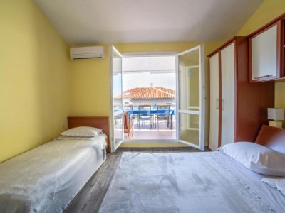 Apartment Apartments Ribarević - Three Bedroom Apartment With Terrace and Sea View - Features photo 23
