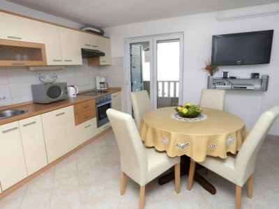 Apartment One-Bedroom Apartment With Terrace And Sea View (A1) - Features photo 3