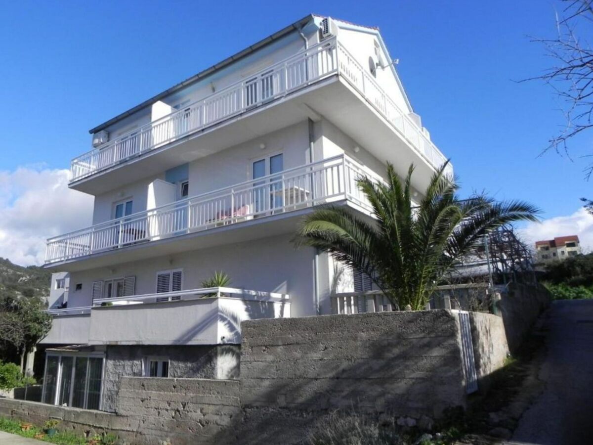 Apartment Apartments Trogrlić - One-Bedroom Apartment with Balcony - Outdoor photo 2