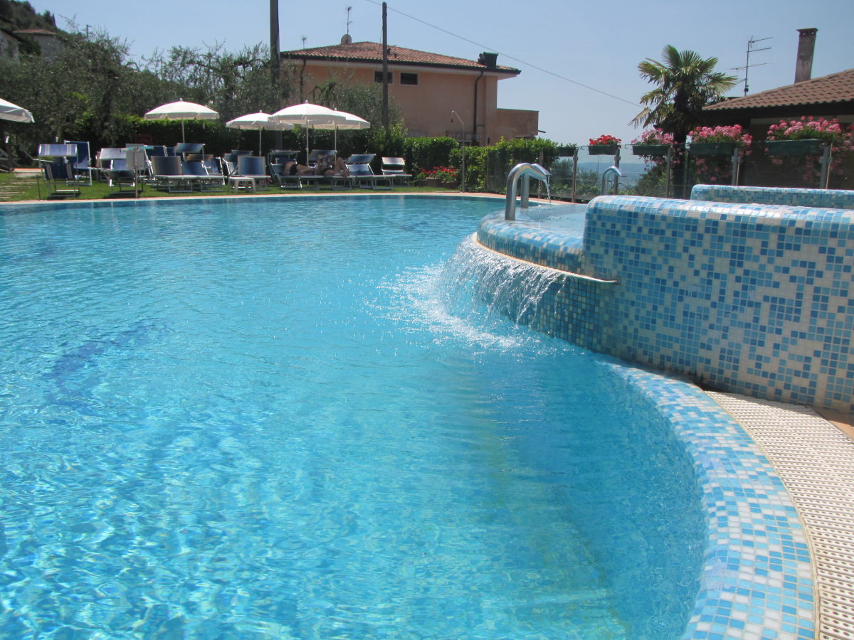 Holiday apartment Villa Margherita 3-room apartment by the lake with pool