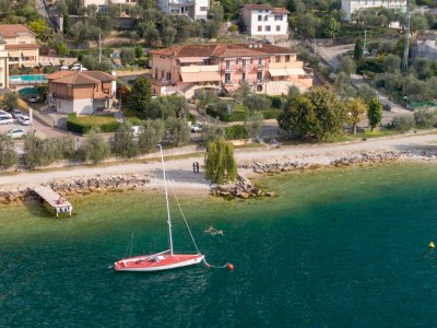 Holiday apartment Villa Margherita 3-room apartment by the lake with pool - Environment photo 12