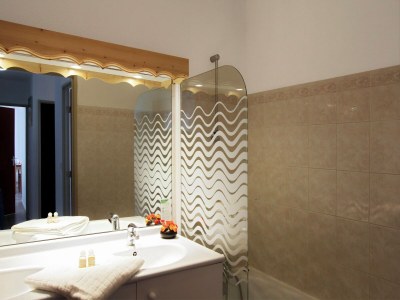 Holiday park Apartment in Sorlin d'Arves by Ski Runs - Features photo 15