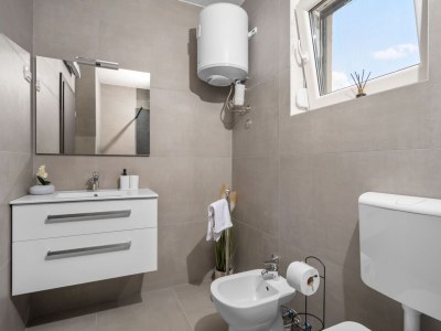 Villa Three Bedroom Villa with Swimming Pool - Features photo 7