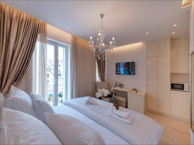 Apartment Via Porto Rooms - Deluxe Double Room with Double Bed and Balcony - Features photo 5