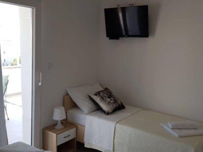 Apartment One-Bedroom Sea View Apartment - Features photo 7