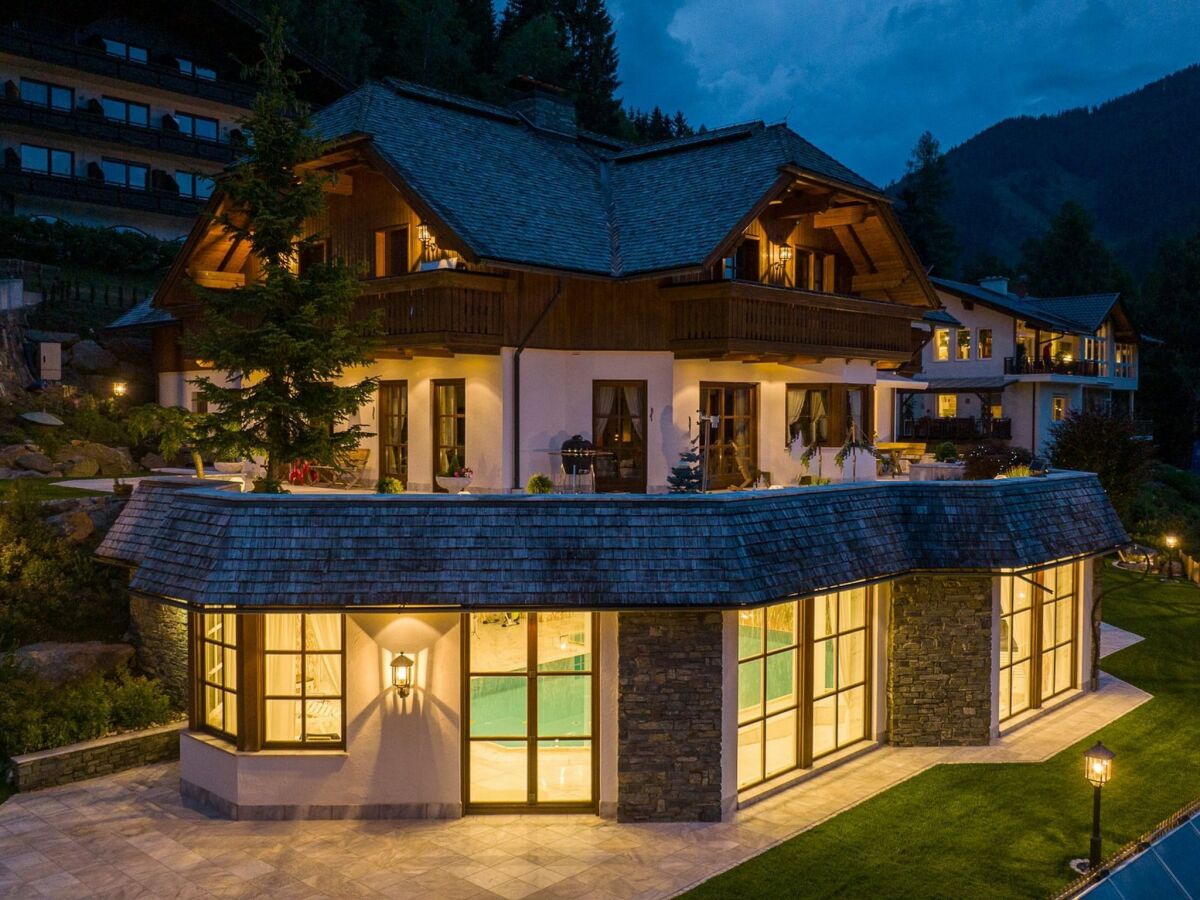 Villa Bad Kleinkirchheim Lush and Spacious Villa with Indoor Pool and Wellness - Seven Bedroom Villa - Outdoor photo 3