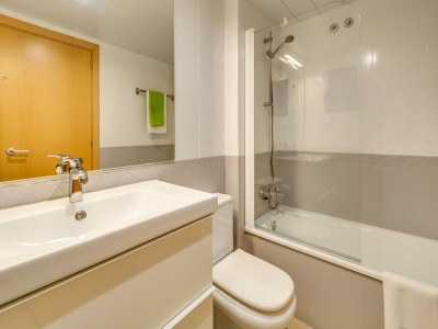 Apartment Apartment in Fenals near Stunning Beaches - Features photo 47