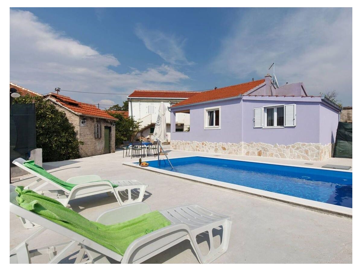 Holiday house Two bedroom house with terrace Vinišće, Trogir K-17012