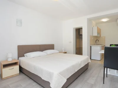 Apartment Studio flat with terrace and sea view Mastrinka, Čiovo AS-18954-b in Trogir - Apartment