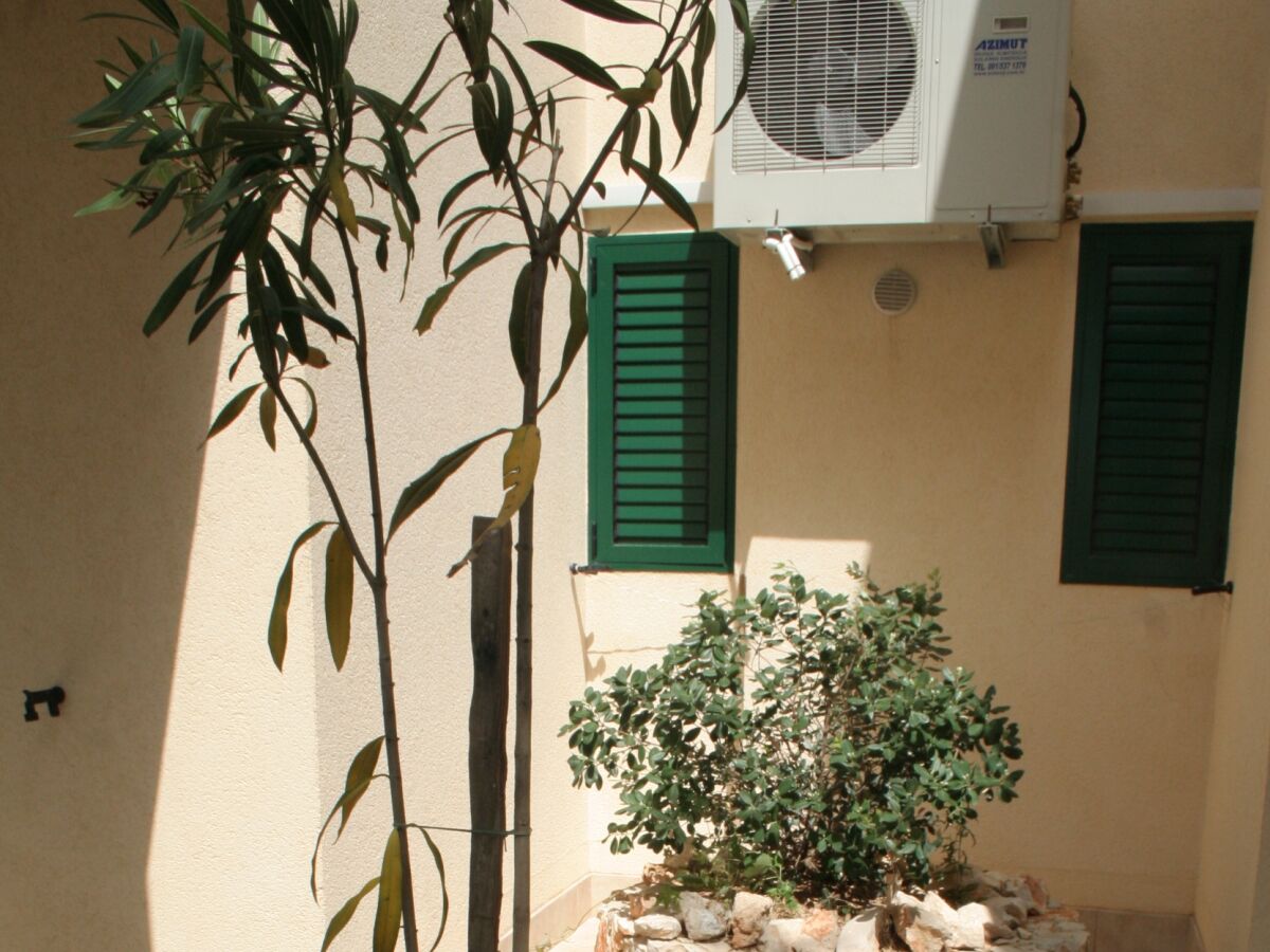 Apartment One bedroom apartment near beach Rogoznica A-3094-b - Outdoor photo 4