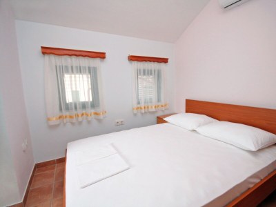 Holiday room with air-conditioning Rogoznica S-3266-a in Rogoznica - Holiday room