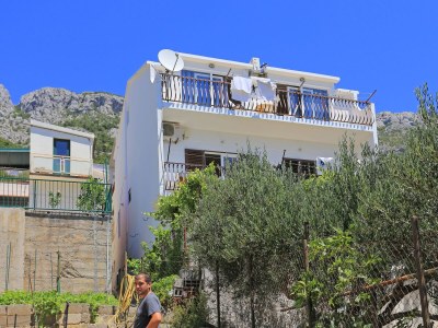 Apartment Two bedroom apartment with balcony and sea view Pisak, Omiš A-18141-c - Outdoor photo 7