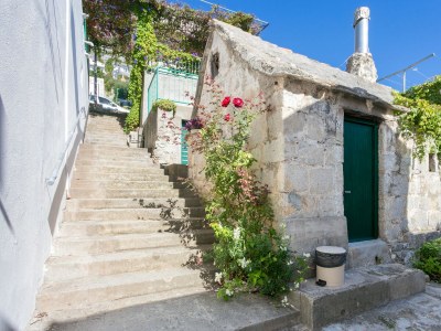 Apartment Two bedroom apartment with balcony and sea view Pisak, Omiš A-18141-c - Outdoor photo 9