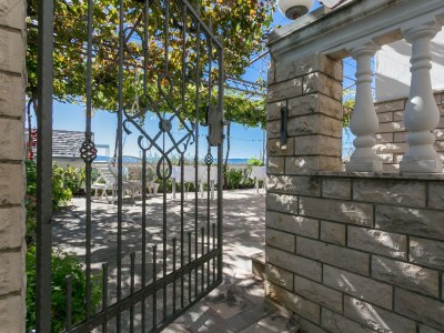 Apartment Two bedroom apartment with balcony and sea view Pisak, Omiš A-18141-c - Outdoor photo 10