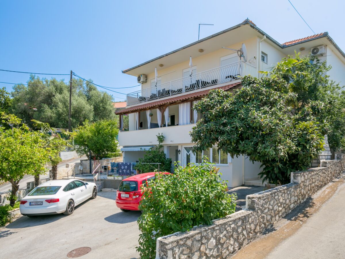 Apartment One bedroom apartment with terrace and sea view Okrug Gornji, Čiovo A-23007-b - Outdoor photo 2