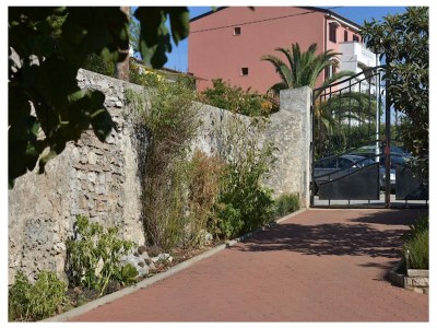 Apartment Two bedroom apartment with terrace Mali Lošinj, Lošinj A-20783-a - Outdoor photo 13
