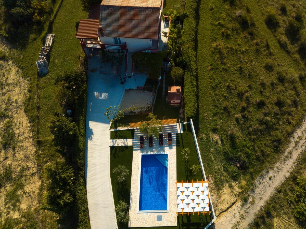 Apartment Three bedroom apartment with terrace and sea view Ljubač, Zadar A-14148-a