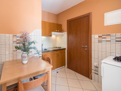 Apartment Two bedroom apartment with balcony Tučepi, Makarska A-22384-d - Outdoor photo 13