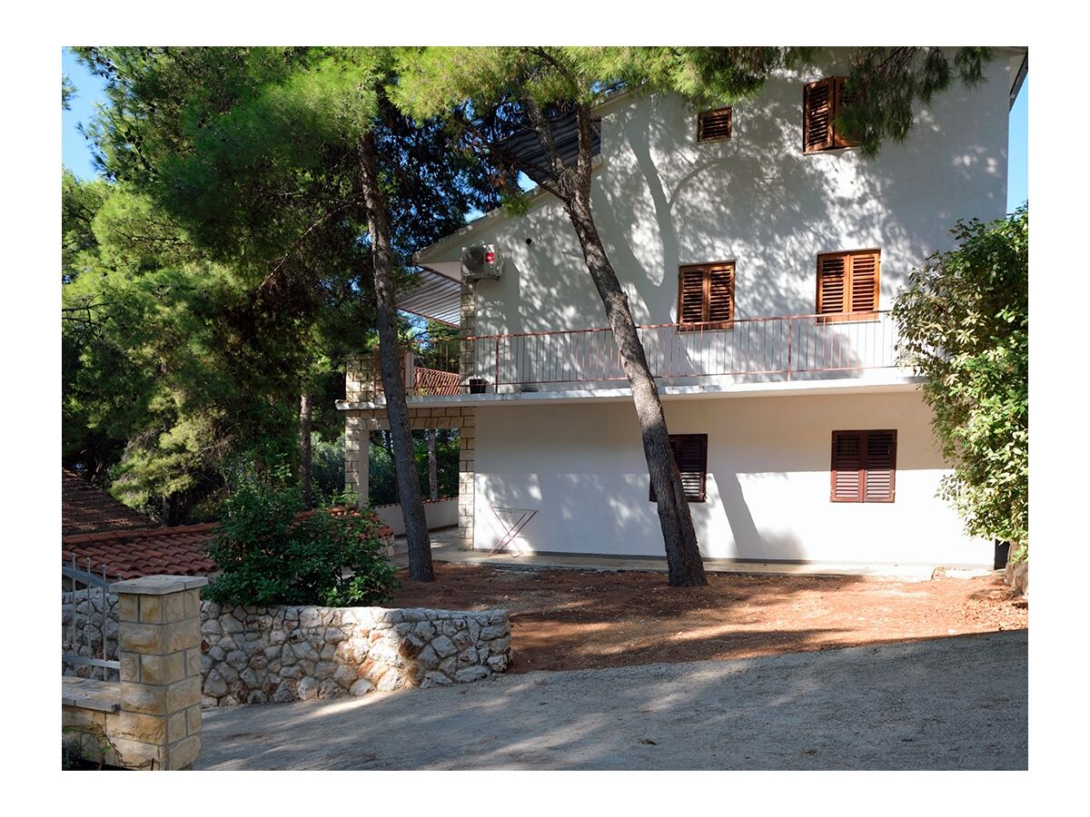 Apartment Two bedroom apartment near beach Ivan Dolac, Hvar A-18100-a - Outdoor photo 2