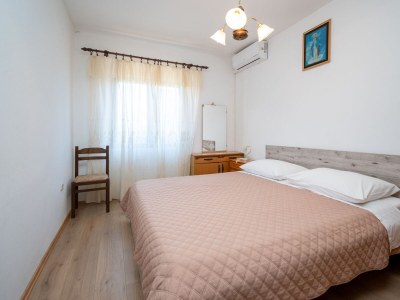 Apartment Two bedroom apartment with terrace Sali, Dugi otok A-910-a in Sali - Apartment