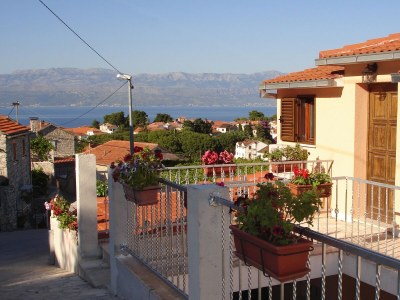 Apartment Two bedroom apartment with terrace and sea view Sutivan, Brač A-745-a in Sutivan - Apartment
