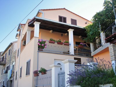 Apartment Two bedroom apartment with terrace and sea view Sutivan, Brač A-745-a - Outdoor photo 3