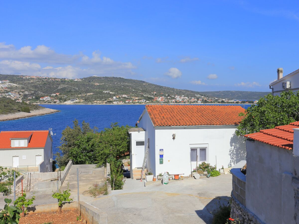 Apartment Two bedroom apartment near beach Cove Oštrička luka, Rogoznica A-4877-a