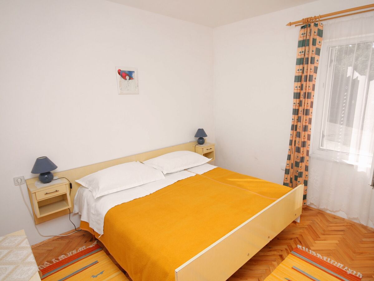 Apartment One bedroom apartment with terrace Banjol, Rab A-4956-b