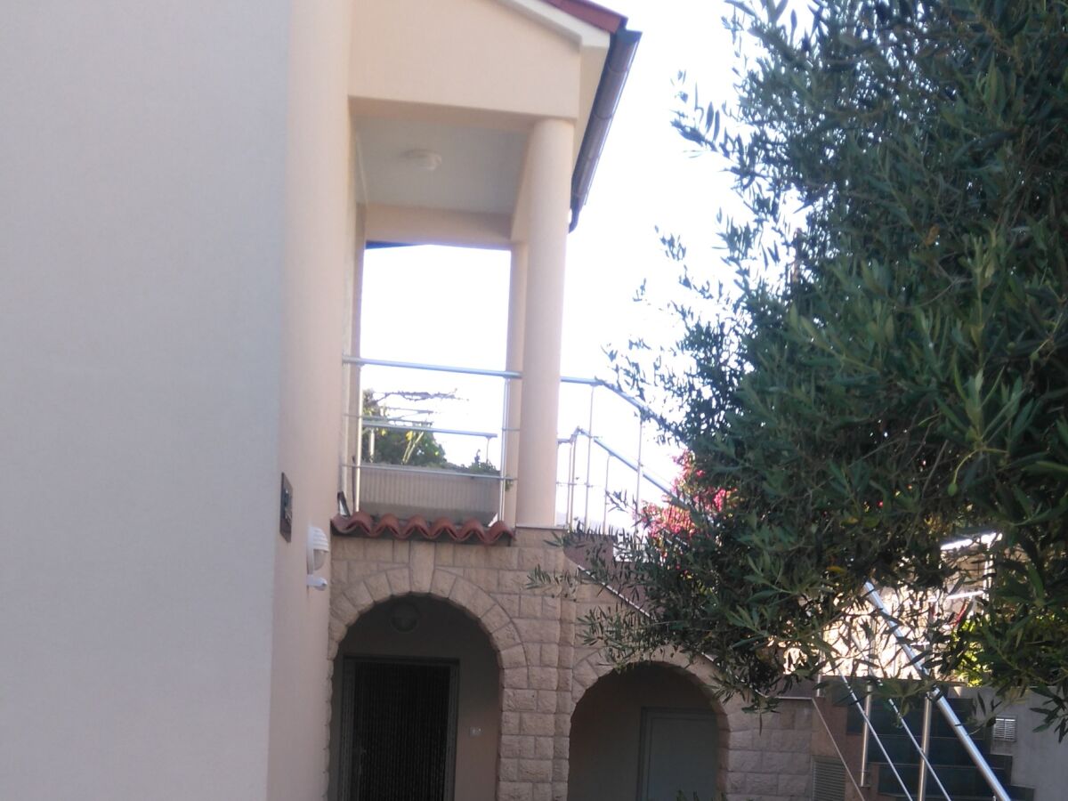 Apartment One bedroom apartment with terrace Banjol, Rab A-4956-b - Outdoor photo 5