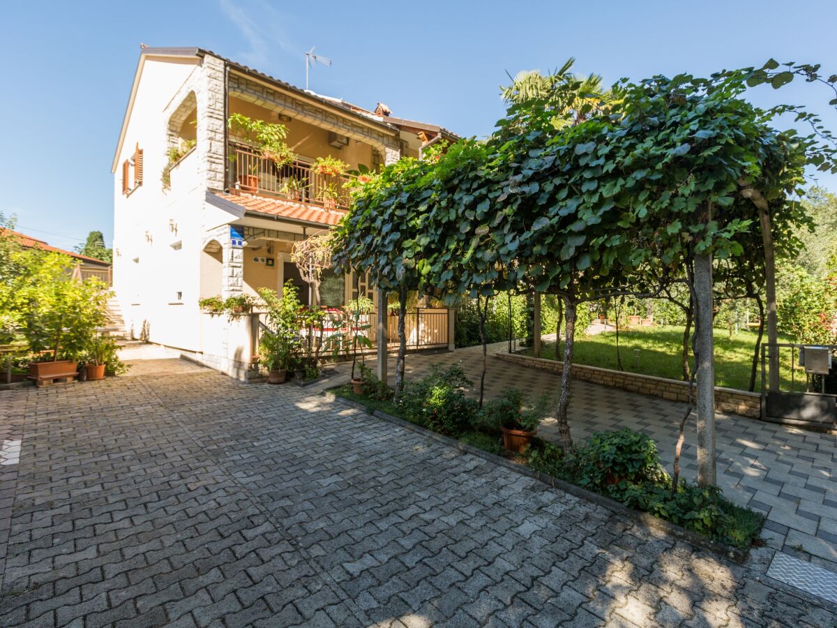 Apartment Two bedroom apartment with terrace Poreč A-2216-a - Outdoor photo 2