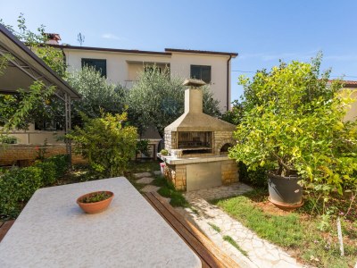 Apartment One bedroom apartment with terrace Poreč A-2216-c - Outdoor photo 6