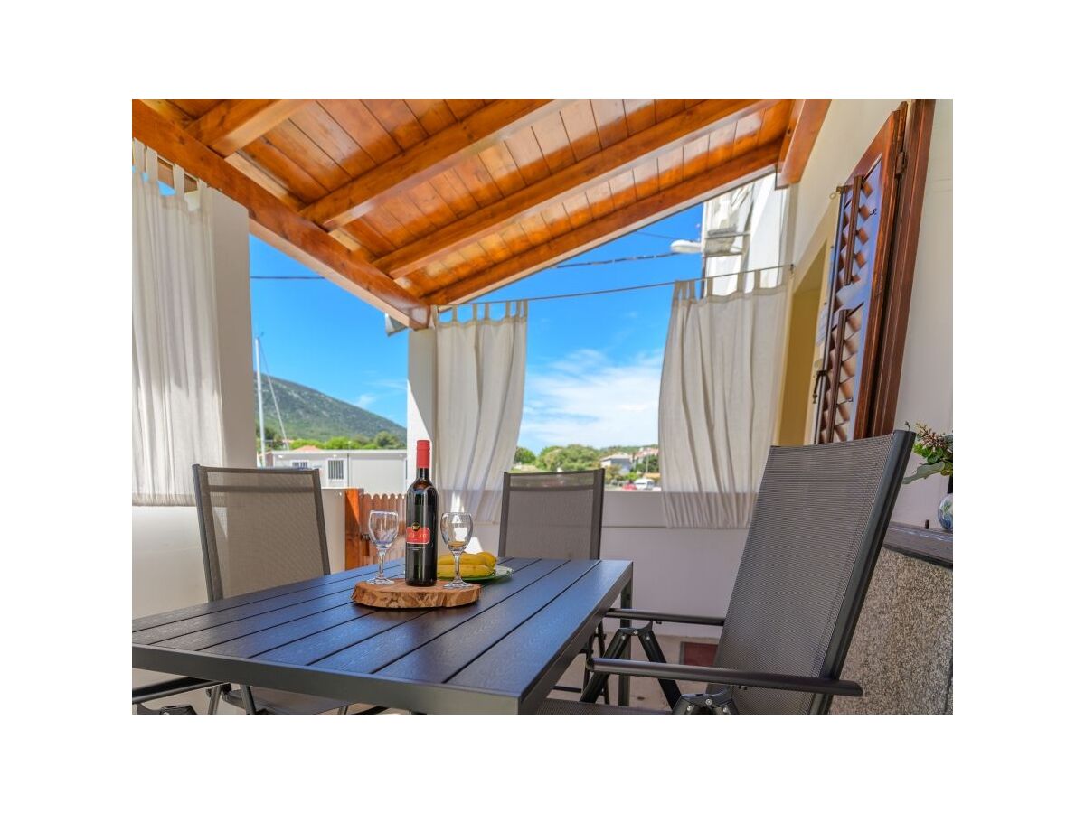 Apartment Two bedroom apartment near beach Nerezine, Lošinj A-7963-a