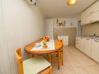 Apartment One bedroom apartment near beach Nerezine, Lošinj A-7963-b - Outdoor photo 4